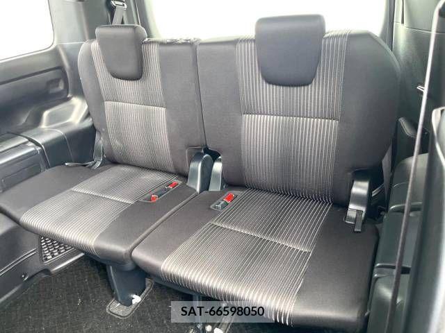 Toyota VOXY 2017-12 351970-13