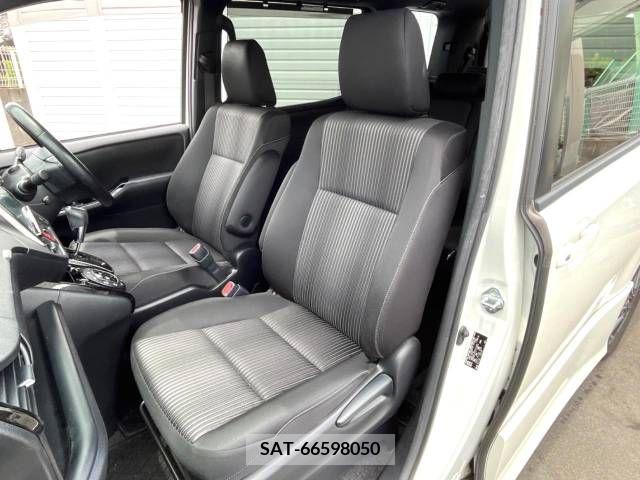 Toyota VOXY 2017-12 351970-11