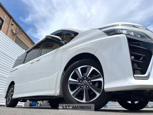 Toyota VOXY 2017-12 351970-17