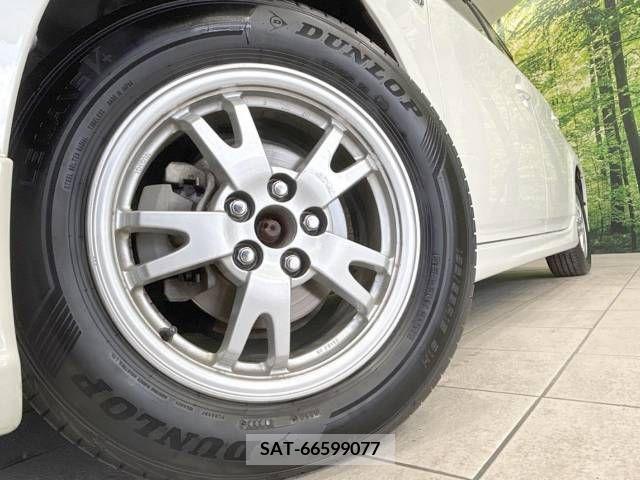 Toyota PRIUS 2011-10 322092-12