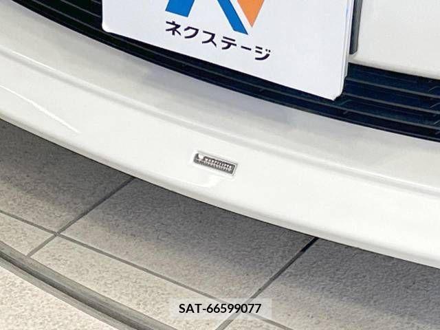 Toyota PRIUS 2011-10 322092-2