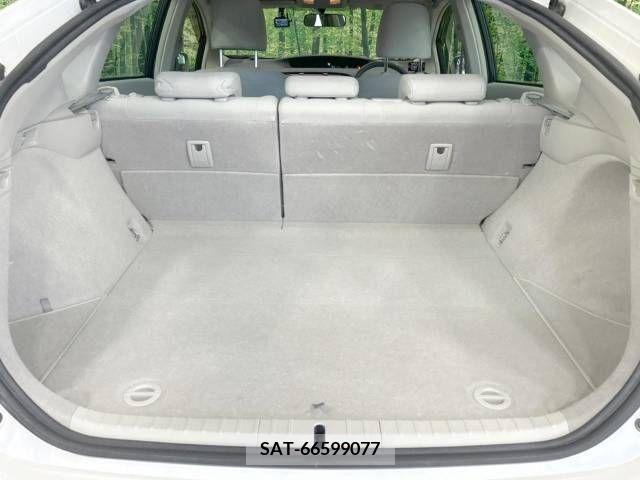 Toyota PRIUS 2011-10 322092-10