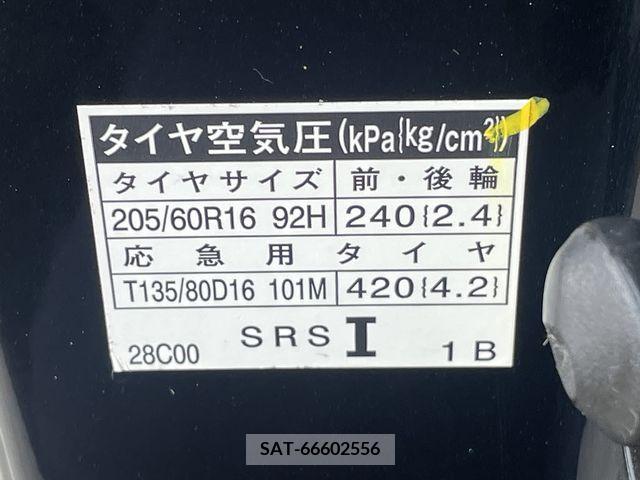 Toyota VOXY 2015-03 376689-19