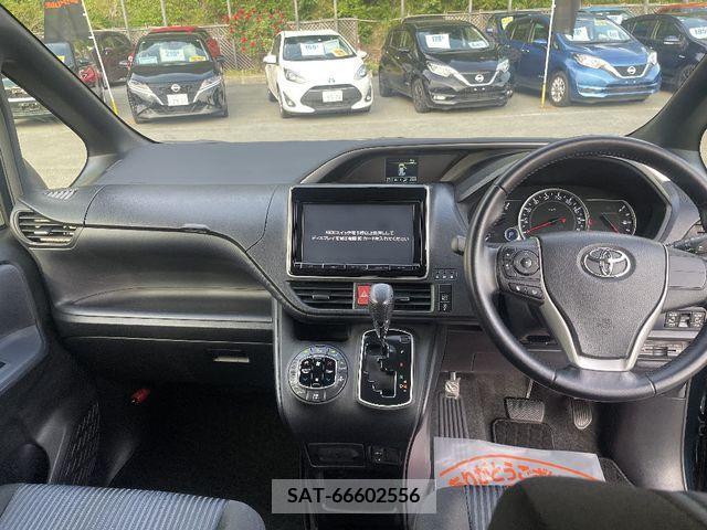 Toyota VOXY 2015-03 376689-3