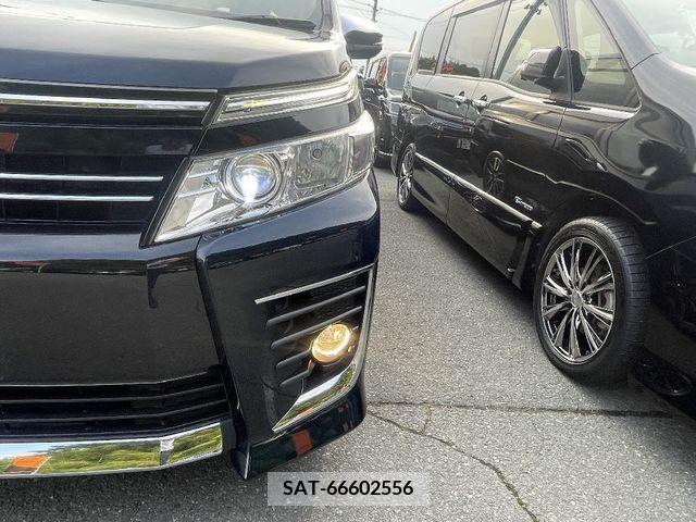 Toyota VOXY 2015-03 376689-23