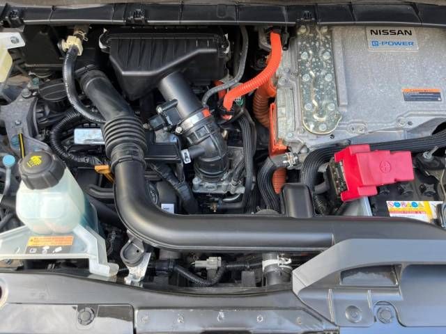 Nissan SERENA 2018-11 6895-18
