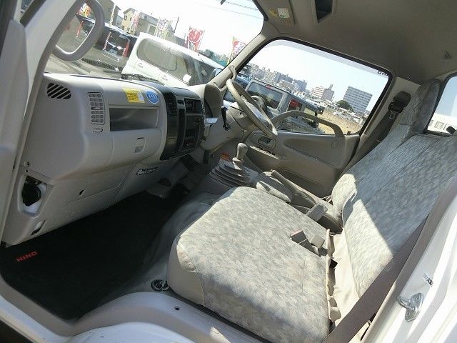 Hino DUTRO 2008-09 15293-27