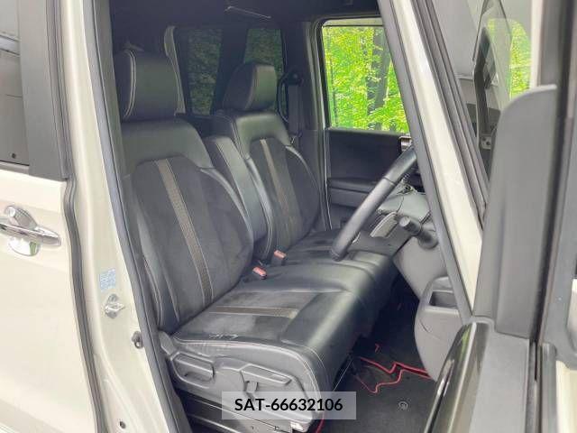 Honda N BOX CUSTOM 2017-10 279258-9