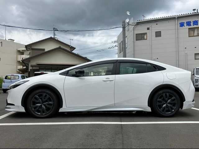 Toyota PRIUS 2023-06 191881-14