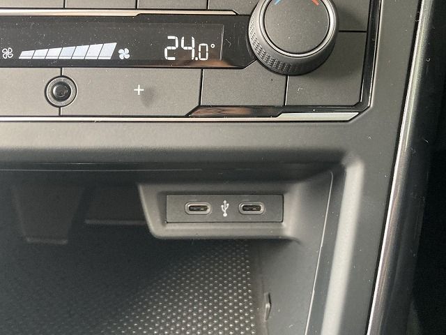 VolksWagen POLO 2021-11 196571-12