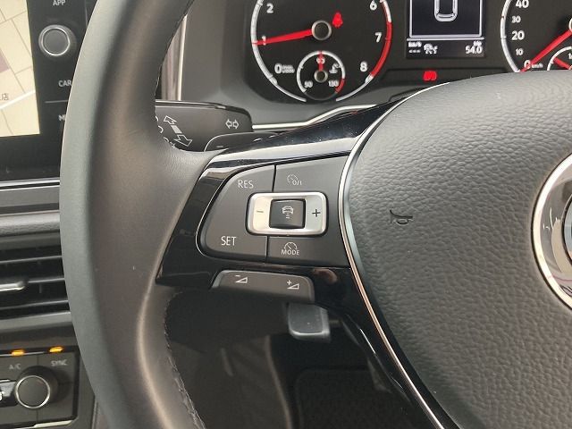 VolksWagen POLO 2021-11 196571-15