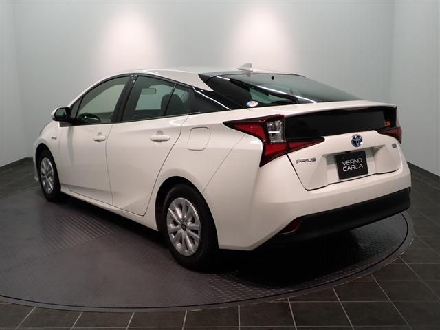 Toyota PRIUS 2019-10 13391-6
