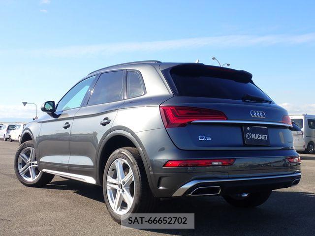 Audi Q5 2021-10 317983-2