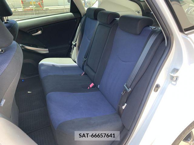 Toyota PRIUS PHV 2013-02 282581-10