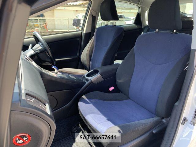 Toyota PRIUS PHV 2013-02 282581-9