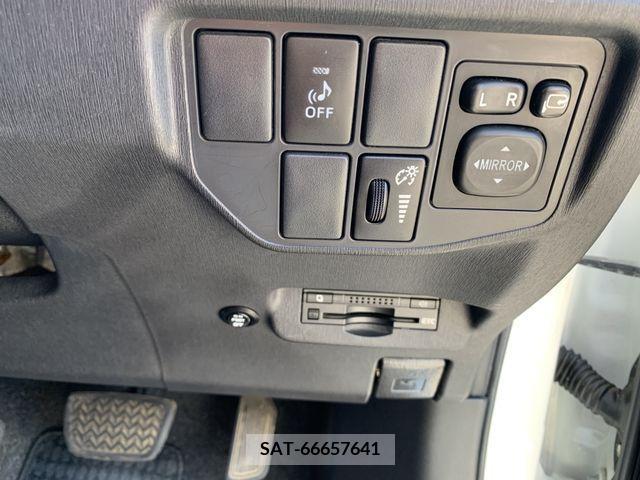 Toyota PRIUS PHV 2013-02 282581-14