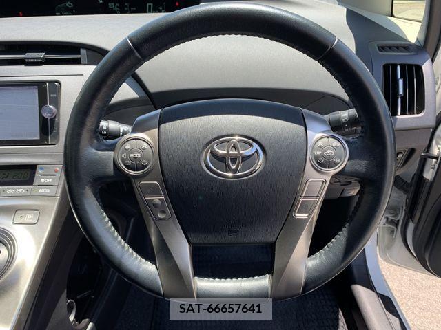 Toyota PRIUS PHV 2013-02 282581-16