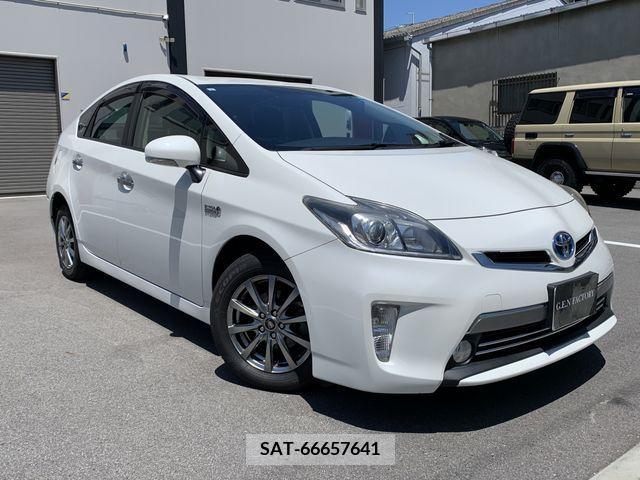 Toyota PRIUS PHV 2013-02 282581-2