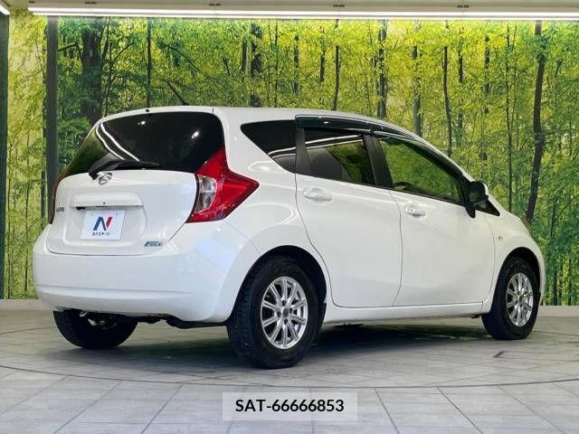 Nissan NOTE 2014-05 365374-18