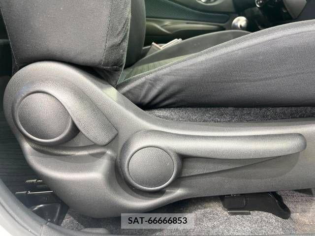 Nissan NOTE 2014-05 365374-8