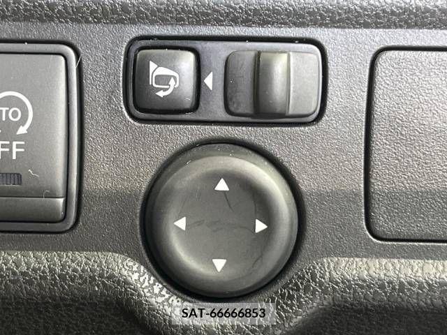 Nissan NOTE 2014-05 365374-7