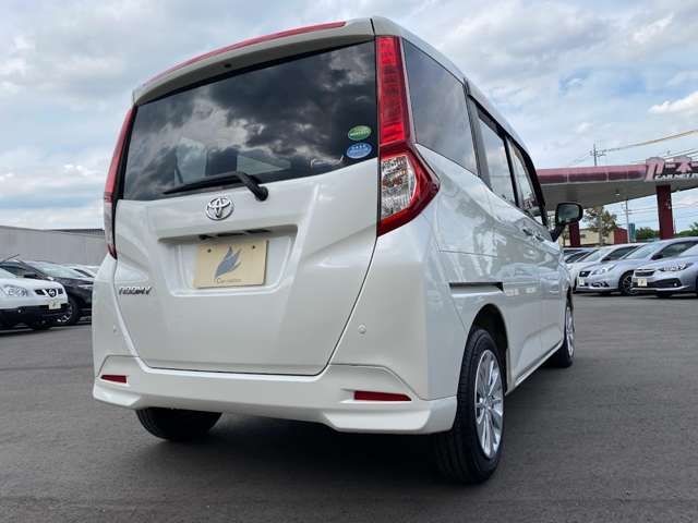 Toyota ROOMY 2018-04 10193-16