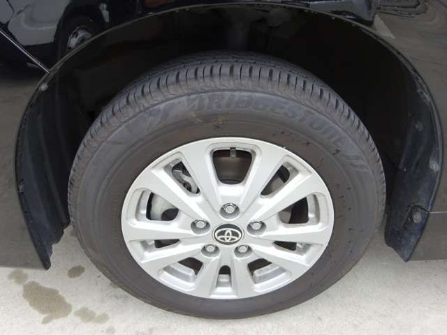 Toyota VOXY HYBRID 2019-04 11381-11