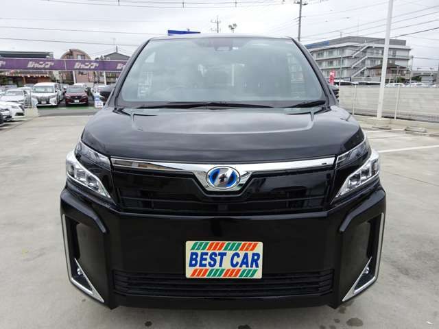 Toyota VOXY HYBRID 2019-04 11381-4