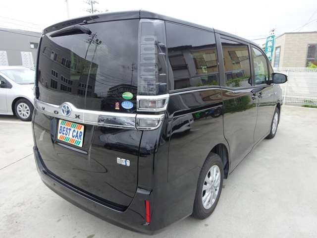 Toyota VOXY HYBRID 2019-04 11381-7
