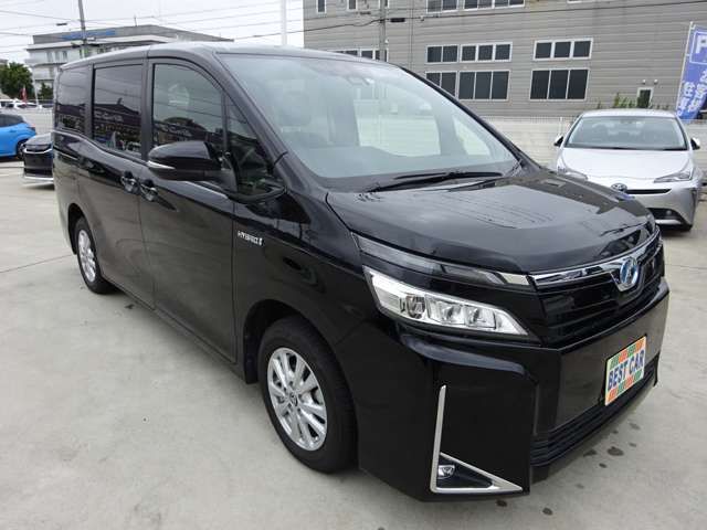 Toyota VOXY HYBRID 2019-04 11381-3