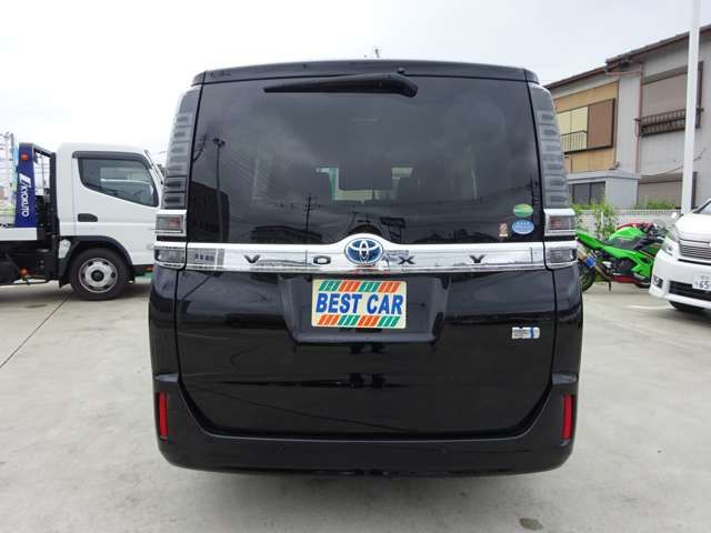 Toyota VOXY HYBRID 2019-04 11381-6