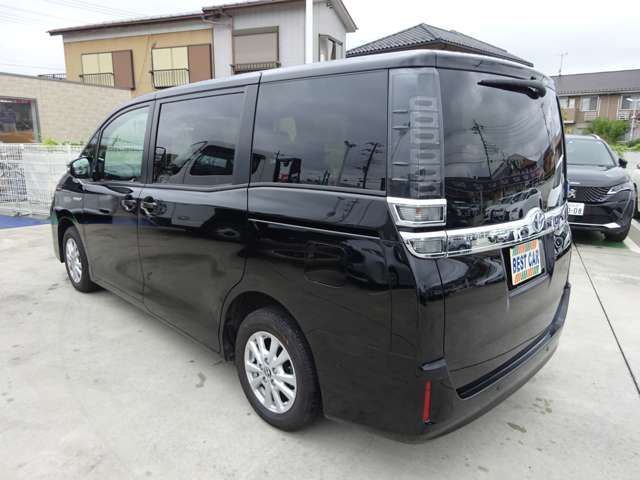 Toyota VOXY HYBRID 2019-04 11381-2