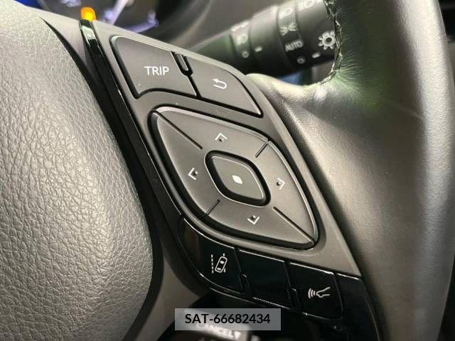 Toyota C-HR 2018-03 345217-4