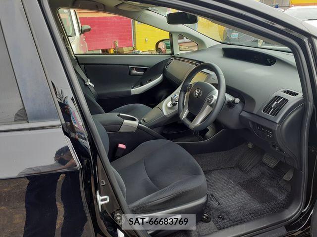 Toyota PRIUS 2012-12 281945-1