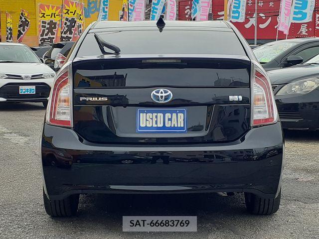 Toyota PRIUS 2012-12 281945-9
