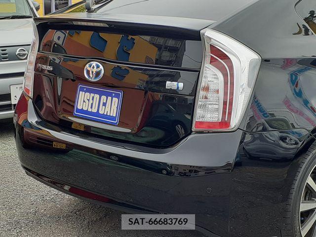 Toyota PRIUS 2012-12 281945-10