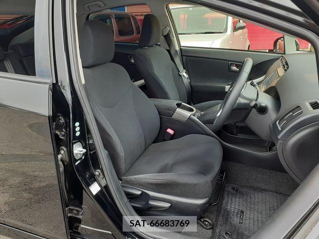 Toyota PRIUS 2012-12 281945-15