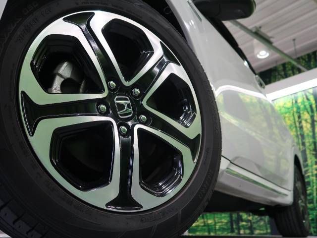 Honda VEZEL 2018-04 182085-12