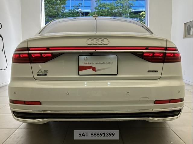 Audi A8 2022-06 333516-3