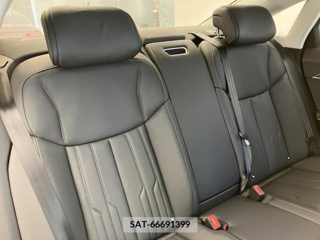 Audi A8 2022-06 333516-13