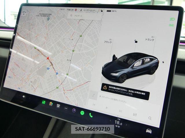 Tesla MODEL 3 2023-12 379848-12