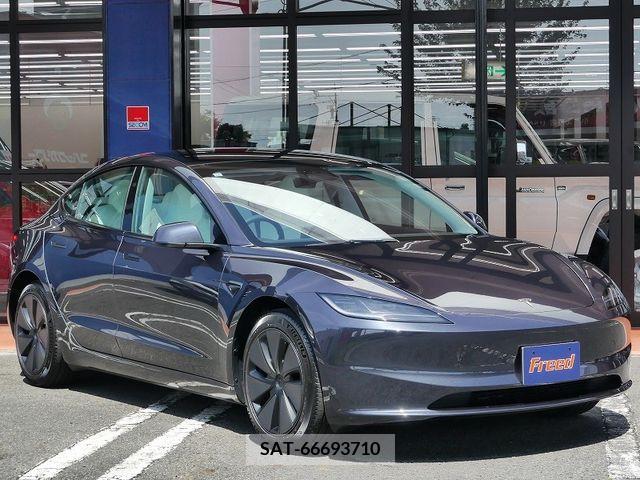 Tesla MODEL 3 2023-12 379848-4