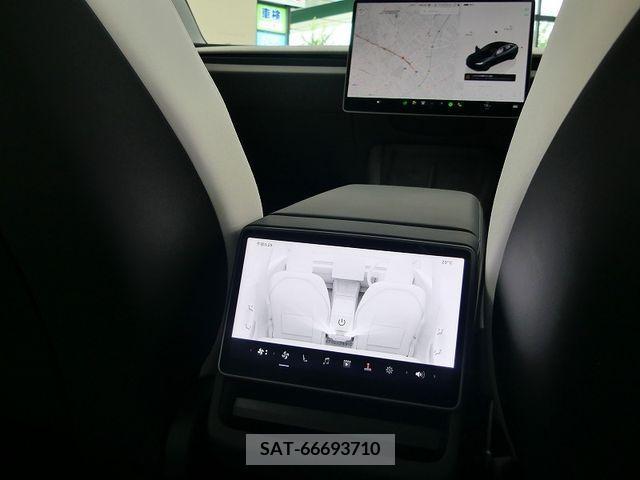 Tesla MODEL 3 2023-12 379848-3