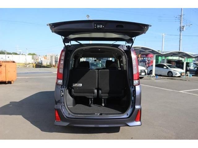 Toyota NOAH 2014-11 4823-10
