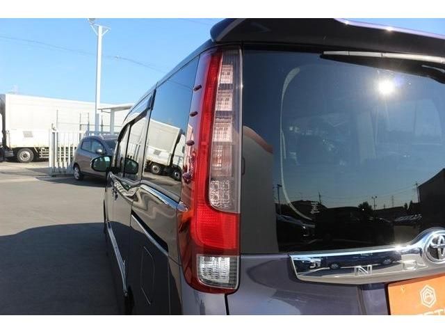Toyota NOAH 2014-11 4823-5