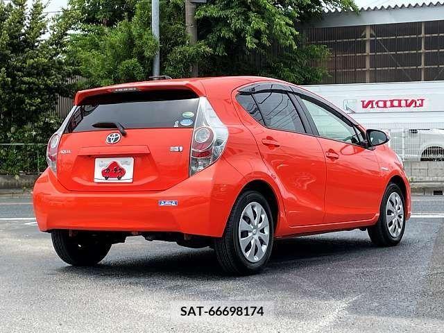 Toyota AQUA 2014-06 260123-2