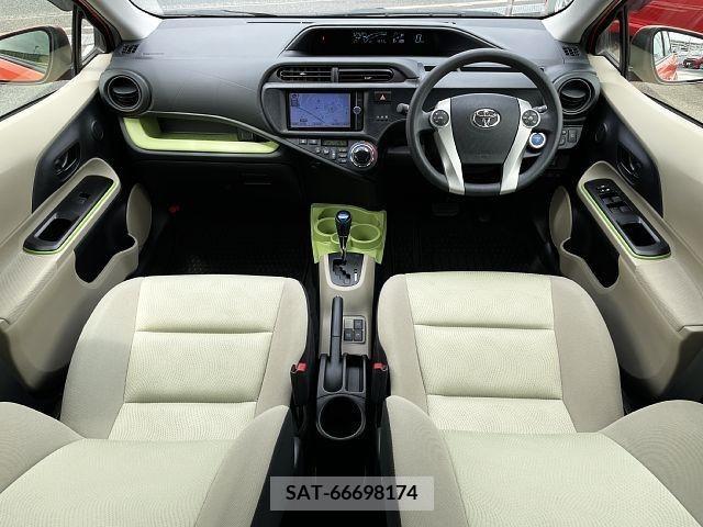 Toyota AQUA 2014-06 260123-1