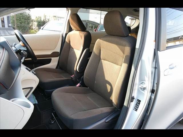 Toyota SIENTA 2015-08 14233-9