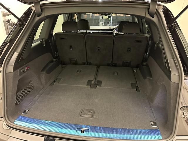 Audi Q7 2020-11 10483-17