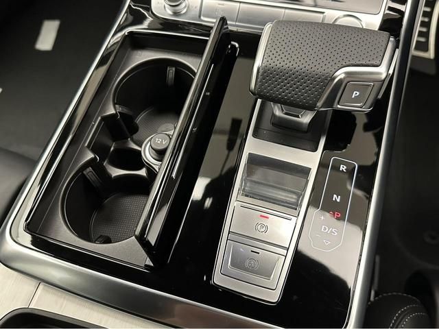 Audi Q7 2020-11 10483-12